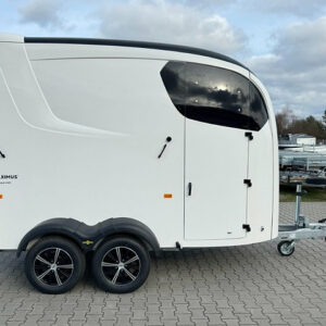 Trailer de Humbaur Maximus 2700 com estofamento, portas laterais e teto solar